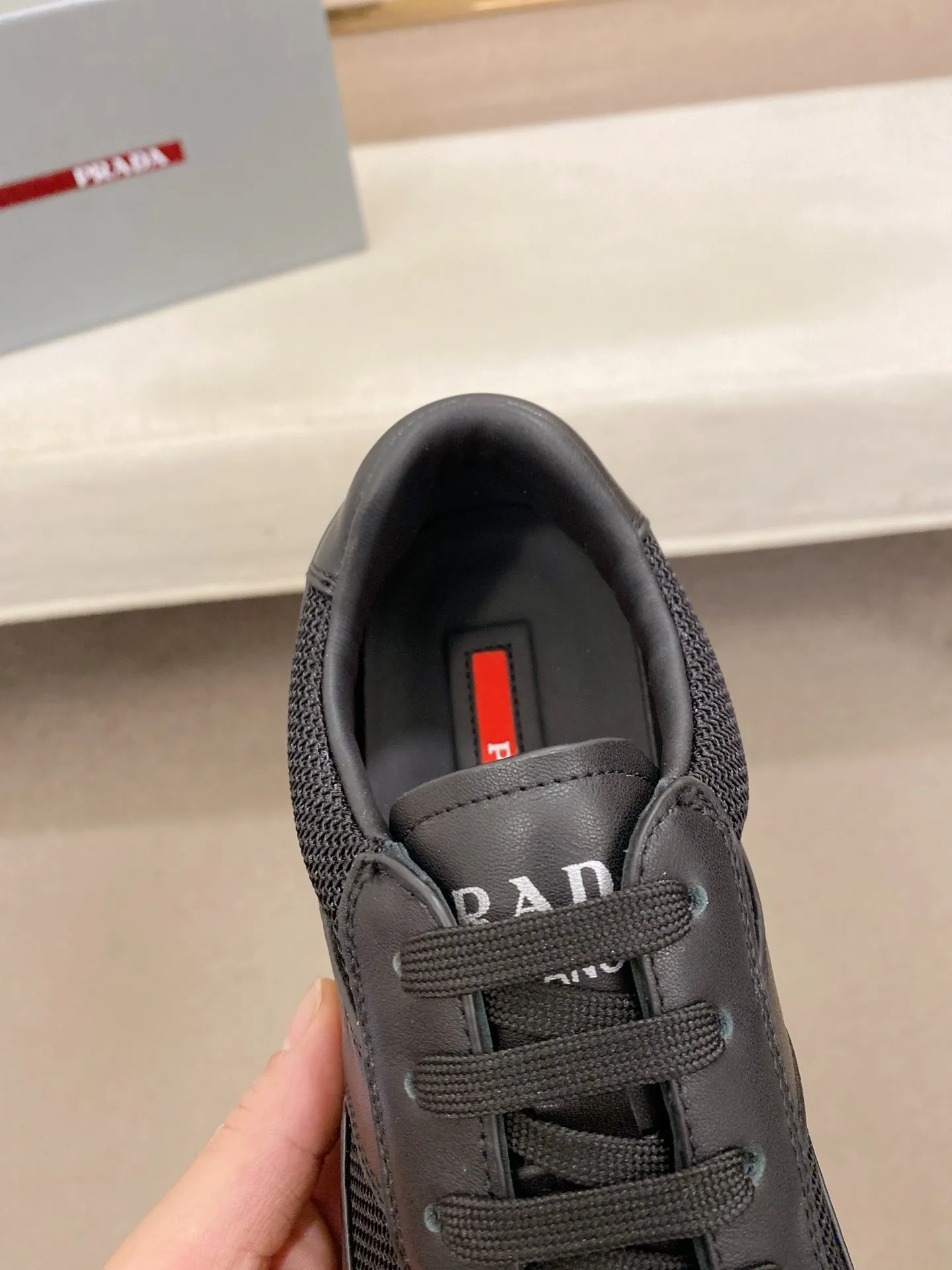 Men's shoes 💰 480💰 ✔️✔️✔️Top high version High-quality new PRADA (Prada) counters are launched at the same time. The new men's shoes and 😘fabrics are purely handmade in Niujing. Lining: Full cowhide lining. 👍🏿High-end☄️Open-molded non-slip rubber outsole, exquisite lines, simple and elegant, comfortable and high-end for leisure travel. Code number: 38-44. Can be customized45